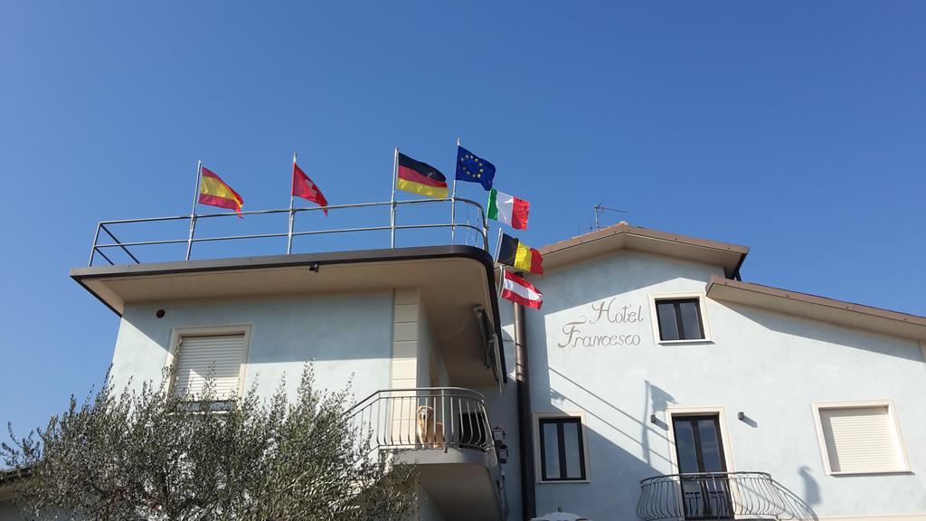 Hotel Francesco بادينغي سول غاردا المظهر الخارجي الصورة